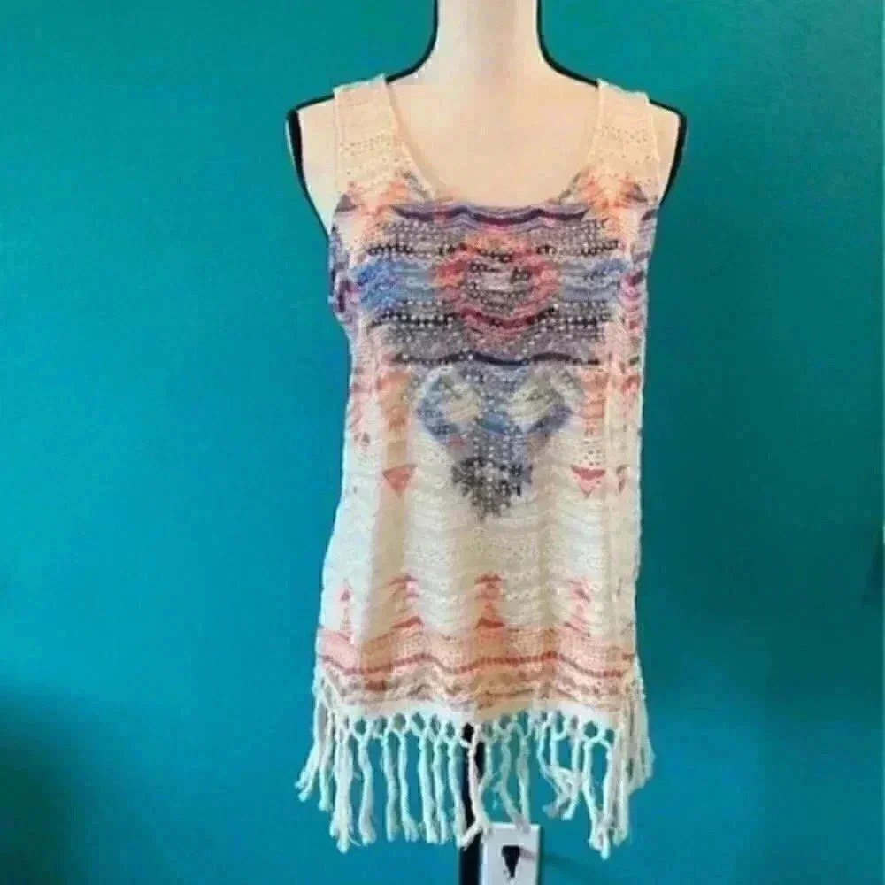 Tank top with a cute fringe detail
